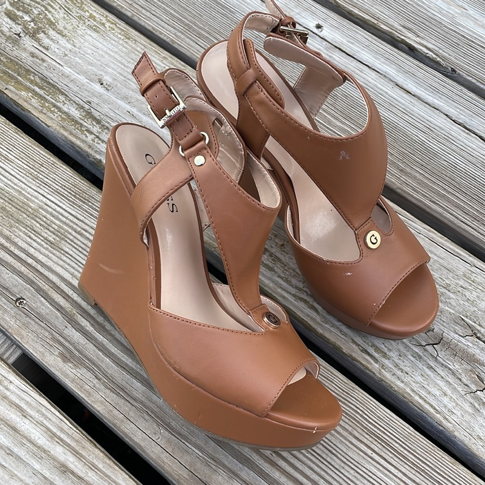 Guess wedges size 9